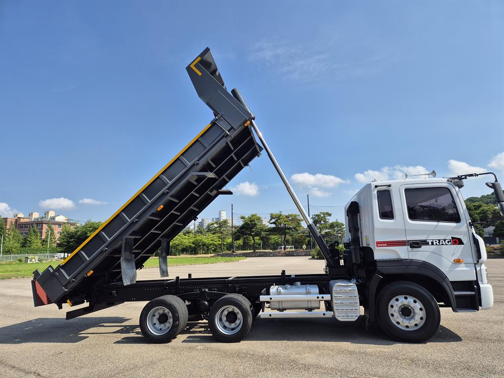 현대 9.5톤 저상덤프 2013년식 주행 495,872km 중고 트럭 상세 이미지 9