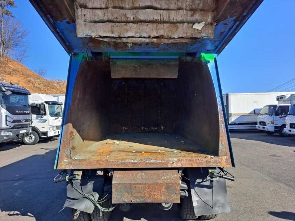 현대 메가트럭 5톤 압착식 진개차 2018년식 주행 231,704km 중고 화물차 상세 이미지 10