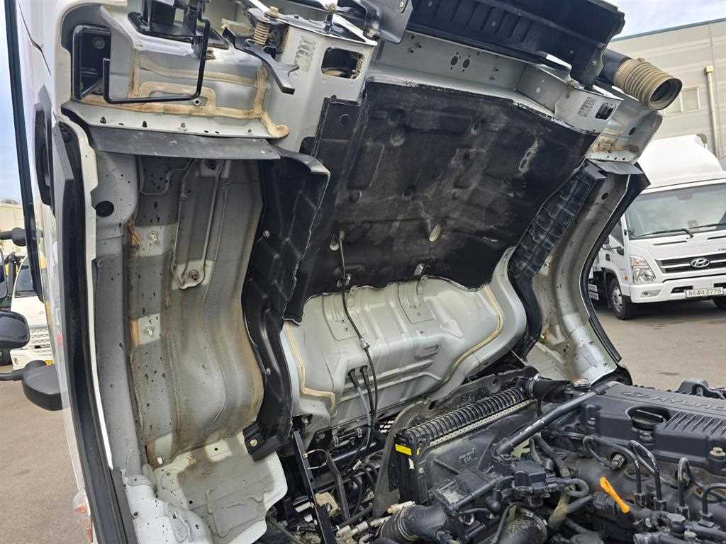 3.5톤 5000리터 알루미늄 탱크로리 2024년식 주행 115,709km 중고 화물차 홈/탱크로리 상세 이미지 11