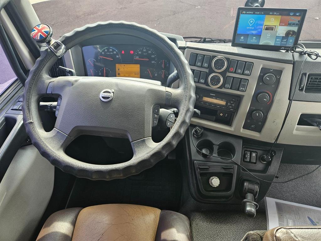 볼보 4.5톤 셀프로더 적재함 7500 태건특장 2018년식 주행 475,437km 중고 트럭 상세 이미지 13
