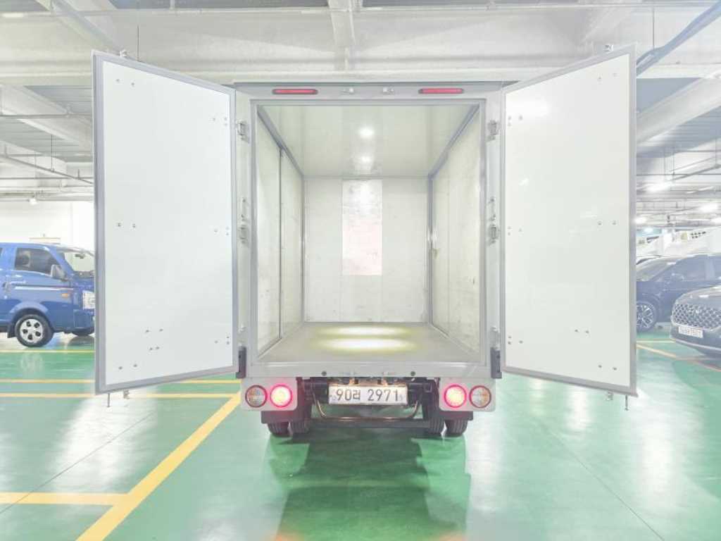 기아 봉고3 EV 1톤 하이내장탑 2023년식 주행 33,678km 중고 화물차 상세 이미지 10