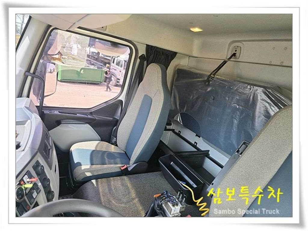 볼보 9.5톤 고상 암롤트럭 2017년식 주행 129,139km 중고 화물차 상세 이미지 13