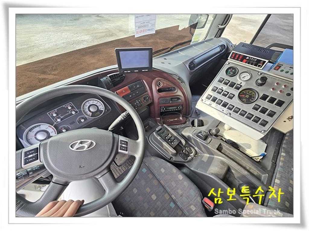현대 8.5톤 신정 노면청소차 2015년식 중고 화물차 그 밖에 2015-02 주행 90,021km 상세 이미지 10