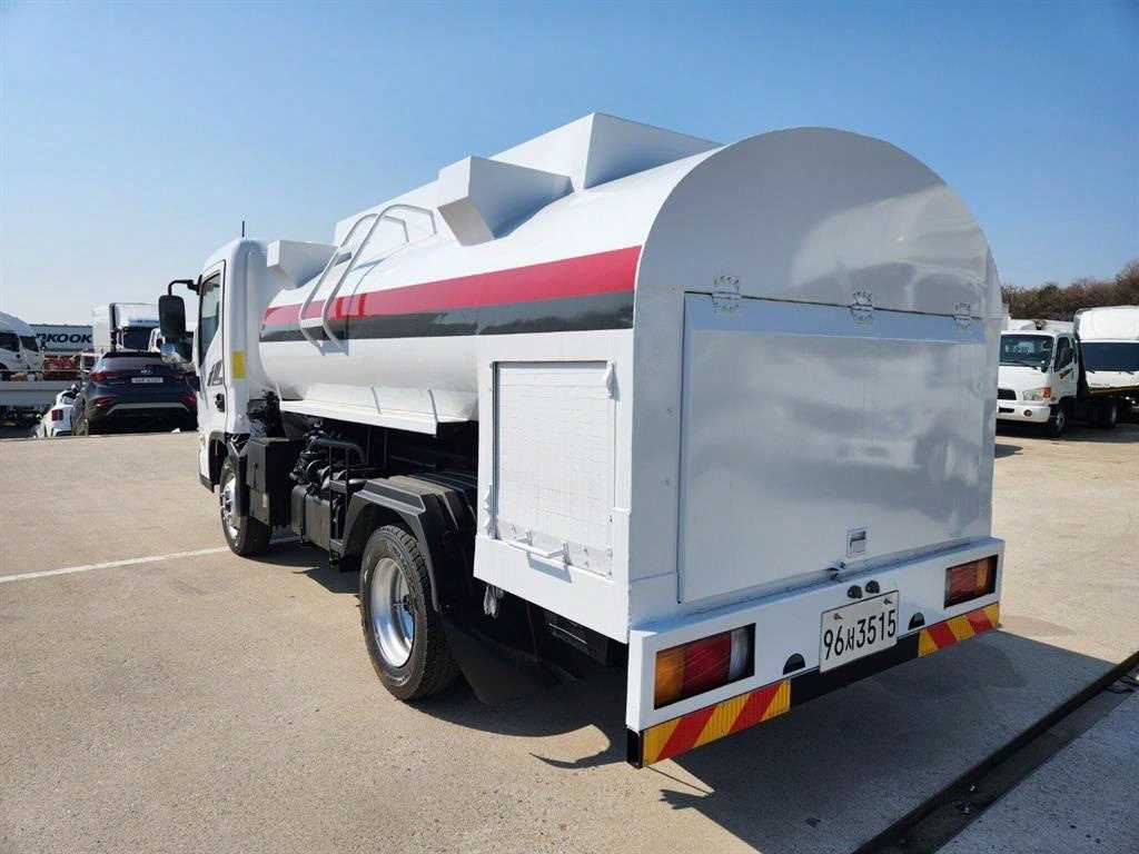 3.5톤 5000리터 탱크로리 2017년식 주행 593,353km 중고 화물차 홈/탱크로리 상세 이미지 8