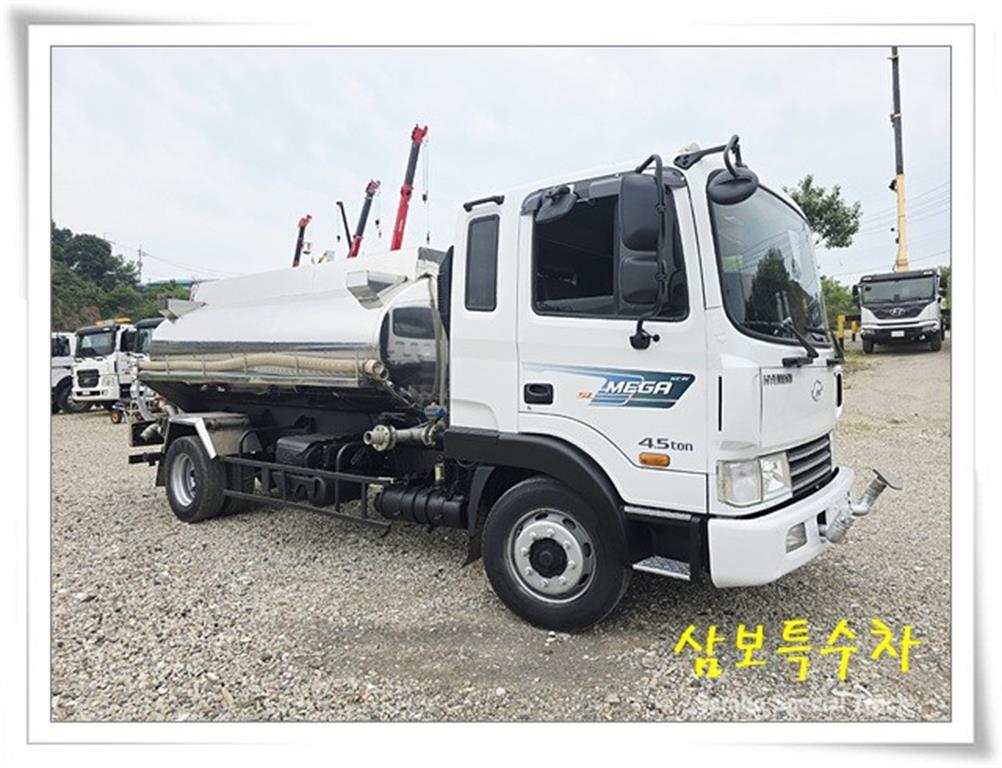 현대 메가트럭 7톤 올스텐 7000리터 살수차 2007년형 주행 669,482km 중고 화물차 상세 이미지 2