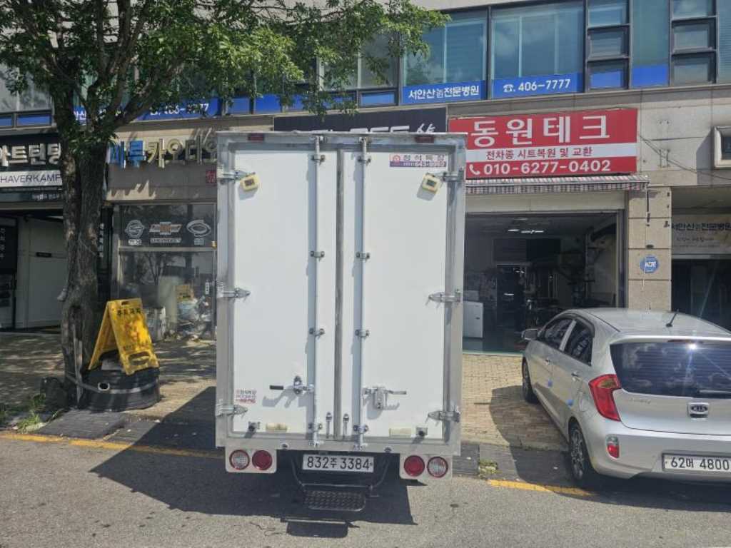 기아 봉고3 1톤 내장탑 2016년식 주행 148,000km 중고 화물차 상세 이미지 10