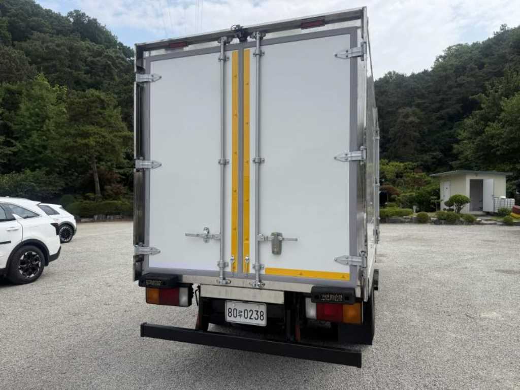 현대 e 마이티 2톤 냉동탑 2020년식 주행 421,327km 중고 화물차 상세 이미지 3