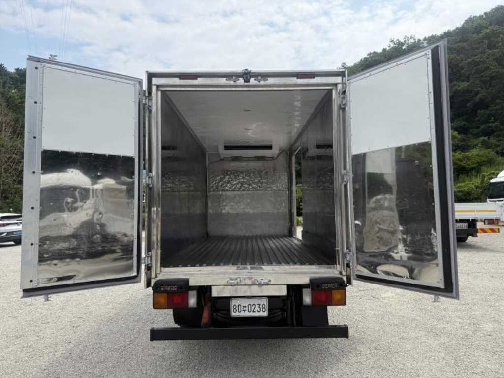 현대 e 마이티 2톤 냉동탑 2020년식 주행 421,327km 중고 화물차 상세 이미지 6