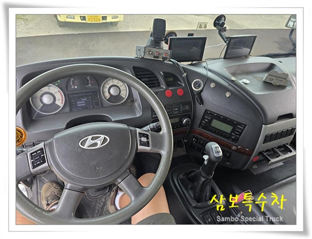 현대 트라고 24톤 1+3축 암롤트럭 2012년식 주행 602,799km 중고 화물차 상세 이미지 9