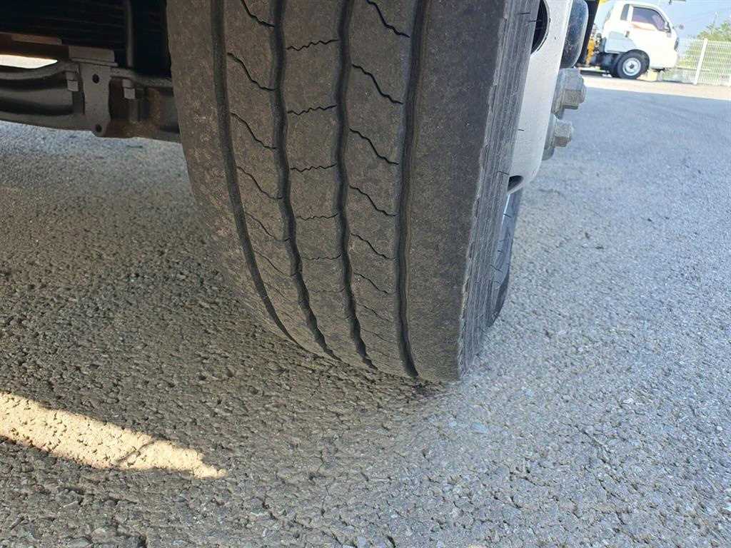 3.5톤 냉동탑 2017년식 주행 438,275km 중고 화물차 상세 이미지 18