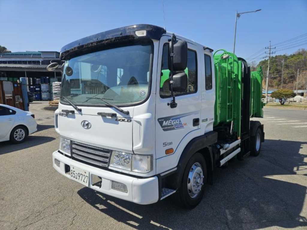 2016년식 주행 311,508km 현대 메가트럭 5톤 음식물수거차 중고 화물차 음식물차 상세 이미지 3