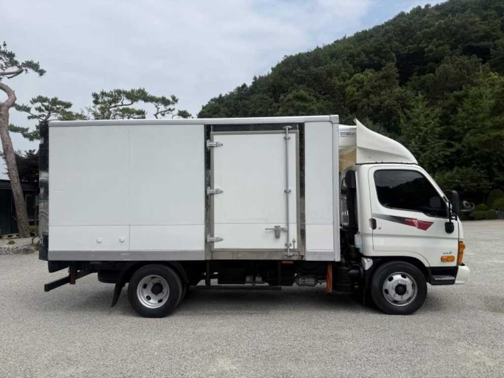 현대 e 마이티 2톤 냉동탑 2020년식 주행 421,327km 중고 화물차 상세 이미지 4