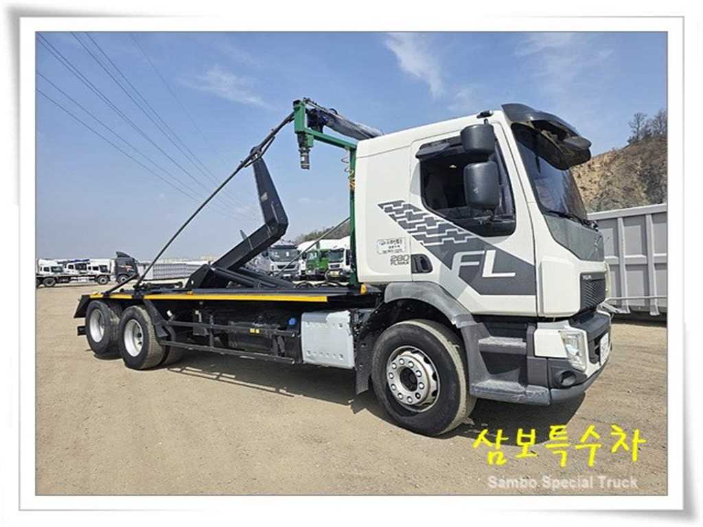 볼보 9.5톤 고상 암롤트럭 2017년식 주행 129,139km 중고 화물차 상세 이미지 2