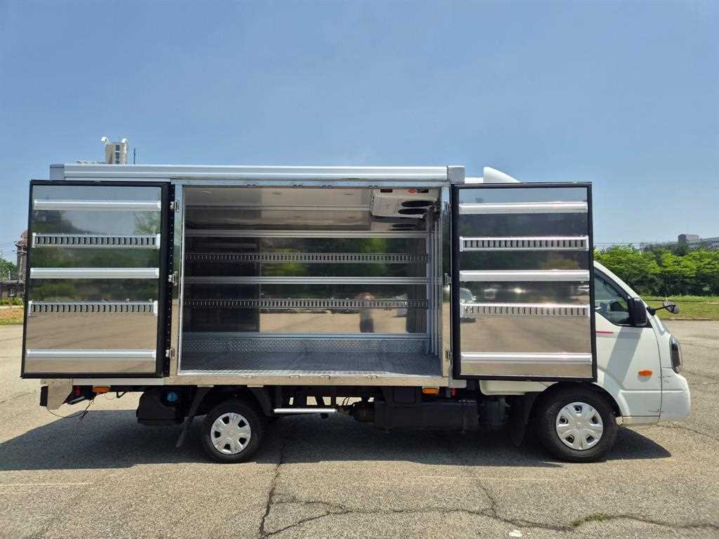 기아 더뉴봉고3 1톤 하이냉동탑 킹캡 초장축 2022년식 주행 240,000km 중고 화물차 상세 이미지 6