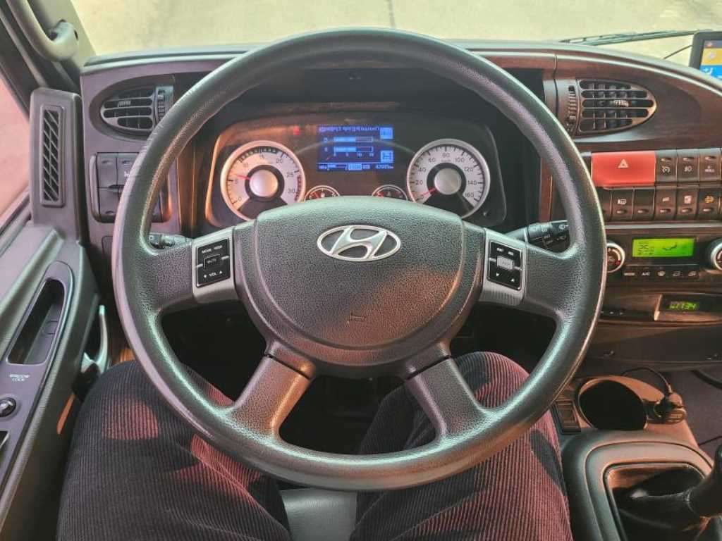 2018년식 주행 42,467km 현대 메가트럭 5톤 히아브 10000XG 집게차 중고 화물차 상세 이미지 16