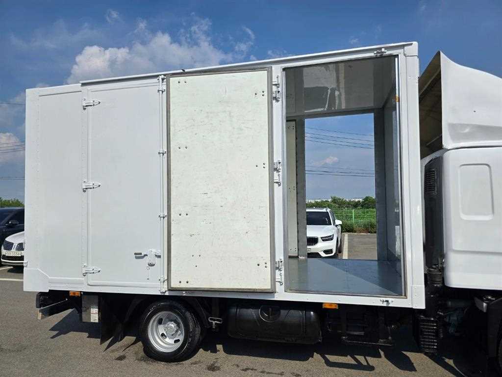2021년식 주행 52,757km 2.5톤 익스탑 파워게이트 중고 화물차 상세 이미지 12