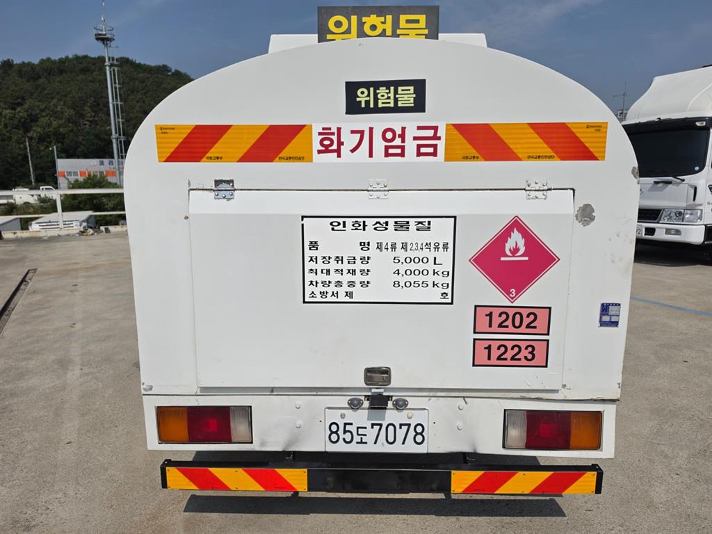 3.5톤 알루미늄 탱크로리 2017년식 주행 175,016km 중고 화물차 홈/탱크로리 상세 이미지 4