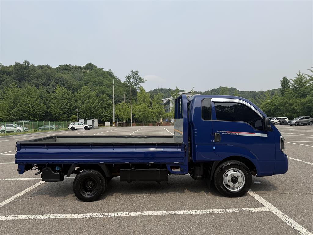 기아 더뉴봉고3 1.2톤 킹캡 초장축 카고 2020년식 주행 195,816km 중고 화물차 상세 이미지 4