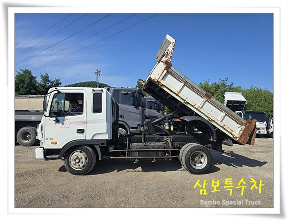현대 메가트럭 5톤 덤프 2003년식 중고 화물차 2003-01 주행 911,986km 상세 이미지 5
