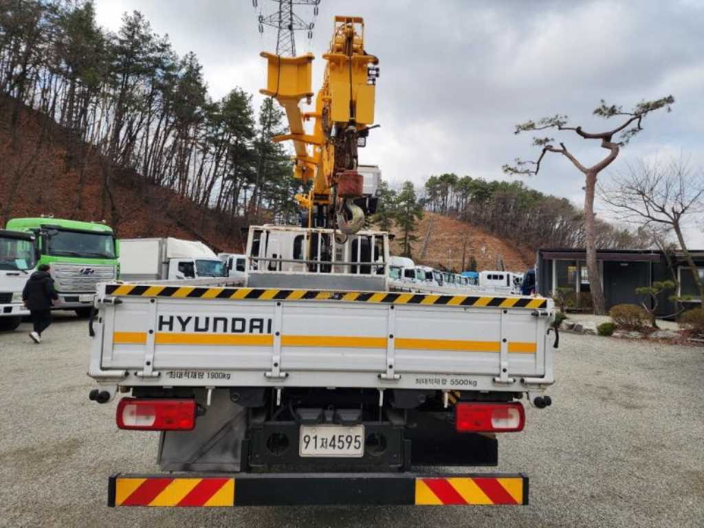 현대 파비스 5.5톤 수산 7단 카고크레인 2023년식 주행 10,269km 중고 화물차 상세 이미지 9