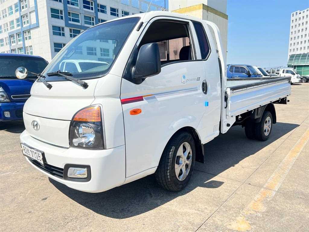 현대 포터2 슈퍼캡 초장축 1톤 카고 중고 화물차 2018 주행 176,305km 상세 이미지 2