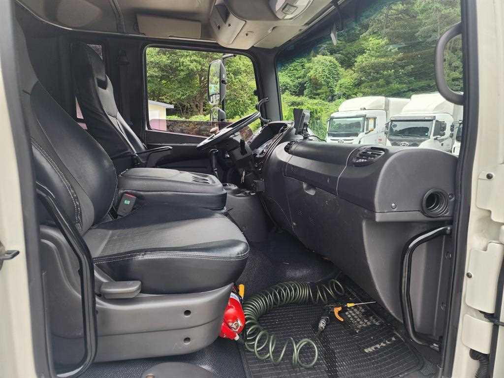 현대 메가트럭 5톤 히아브1200 집게차 2015년식 주행 267,668km 중고 화물차 상세 이미지 13