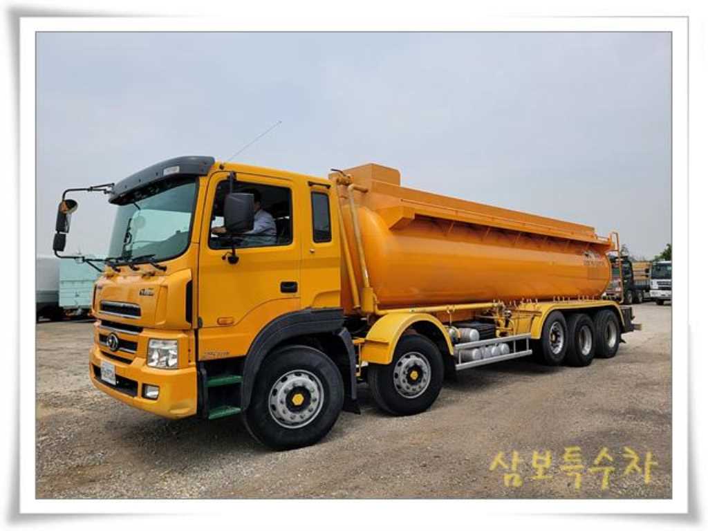 현대 트라고 25톤 올스탠 탱크로리 2009년식 중고 화물차 홈/탱크로리 2009-03 주행 209,427km 대표 이미지
