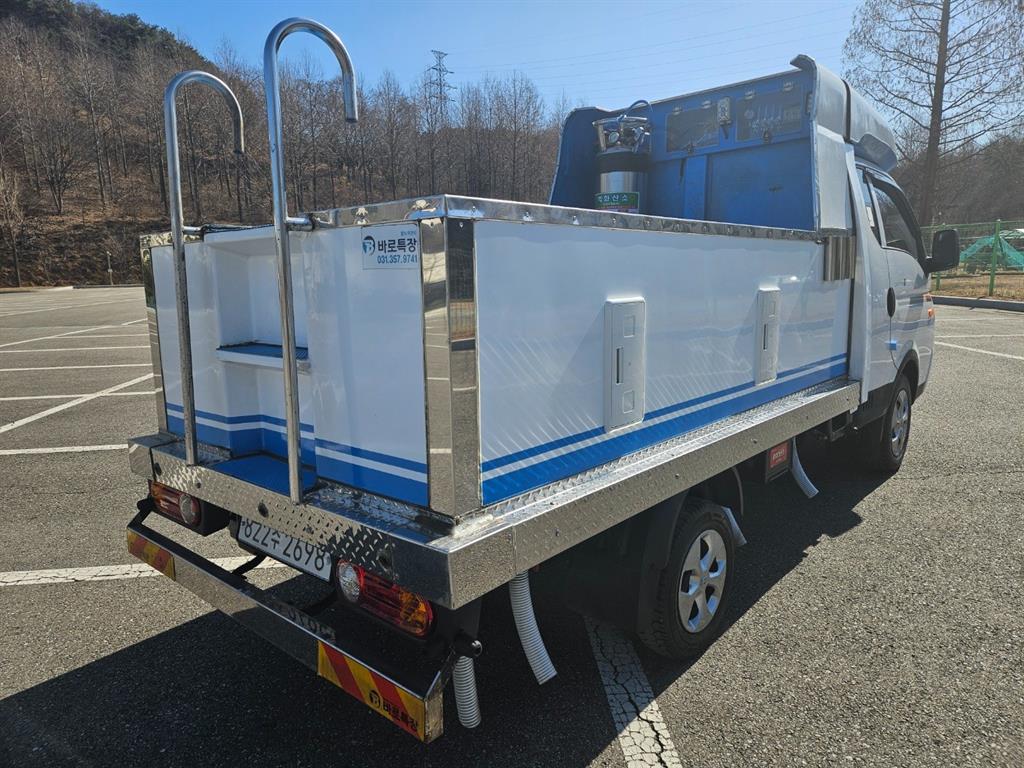 현대 포터2 슈퍼캡 초장축 1.3톤 활어차 2023년식 주행 159,600km 중고 트럭 상세 이미지 6