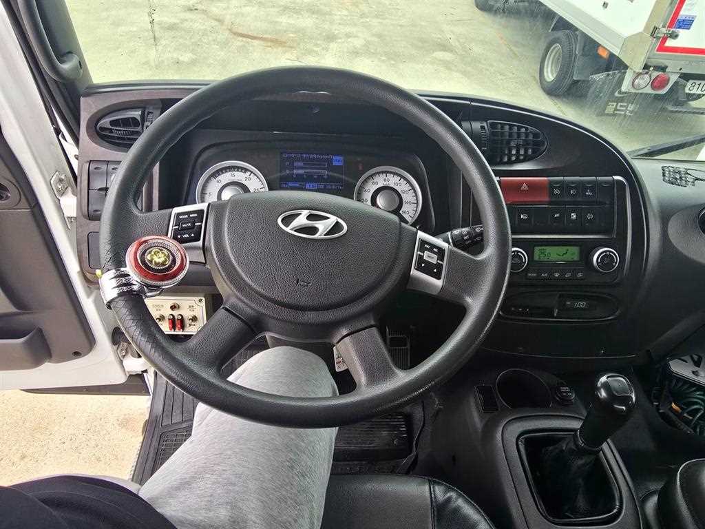 5톤 8200리터 살수차 2018년식 주행 201,018km 중고 화물차 상세 이미지 4