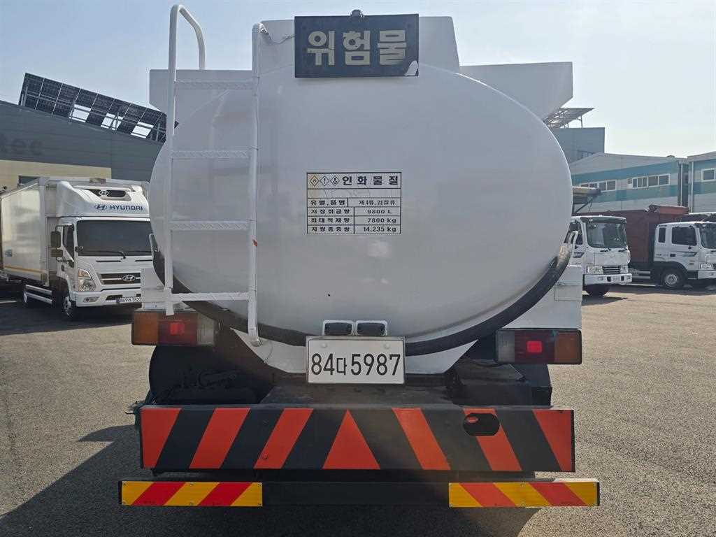 현대 메가트럭 5톤 탱크로리 2010년식 중고 트럭 홈/탱크로리 2009 주행 439,752km 상세 이미지 4