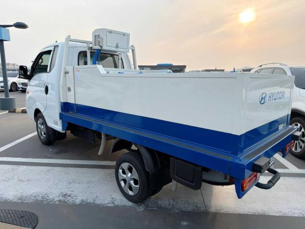 현대 포터2 1톤 LPG 활어차 2025년식 주행 7,391km 중고 화물차 상세 이미지 4