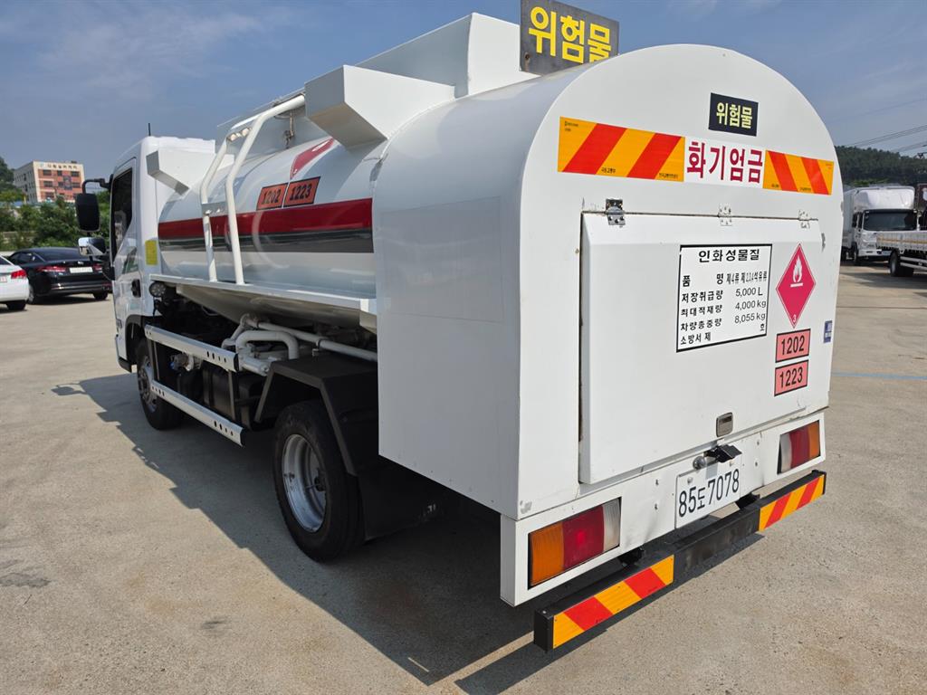 3.5톤 알루미늄 탱크로리 2017년식 주행 175,016km 중고 화물차 홈/탱크로리 상세 이미지 5