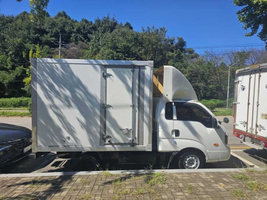 기아 봉고3 1톤 내장탑 2016년식 주행 148,000km 중고 화물차 상세 이미지 2