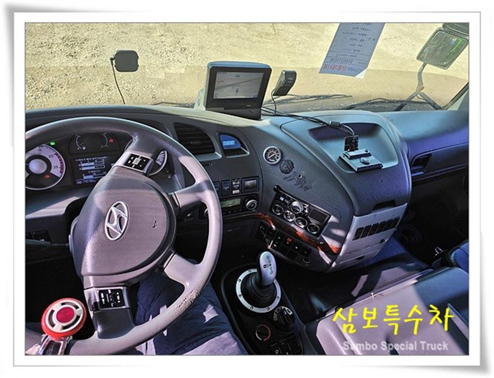현대 트라고 25톤 고무코팅 탱크로리 2012년식 주행 1,740,766km 중고 화물차 홈/탱크로리 상세 이미지 10