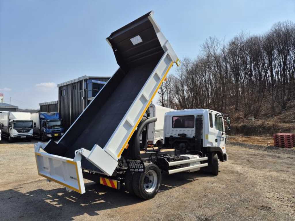 현대 메가트럭 5톤 4m 롱덤프 2015년식 주행 242,122km 중고 화물차 상세 이미지 12
