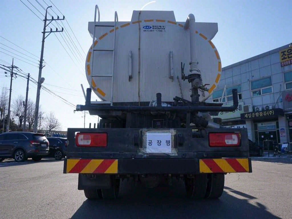 현대 파비스 9.5톤 살수차 2023년형 주행 1,730km 수출용 중고 화물차 상세 이미지 8