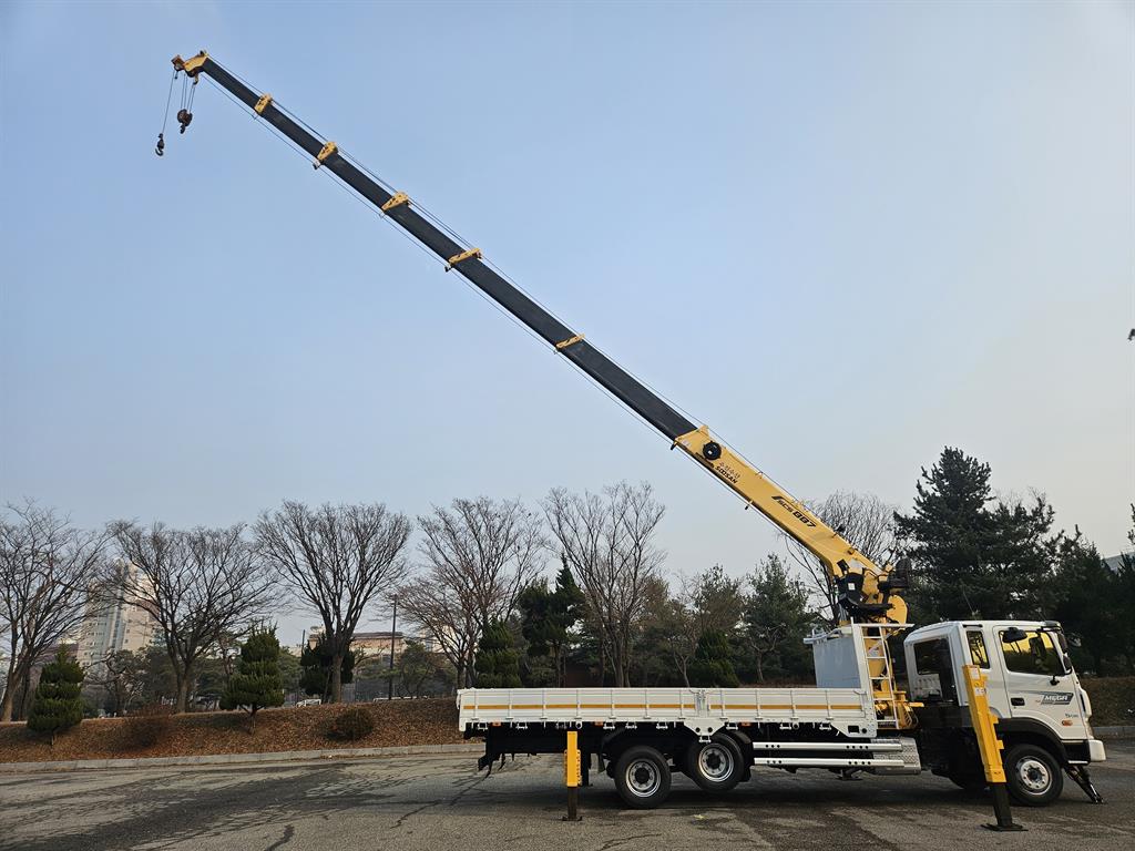 현대 메가트럭 7.5톤 카고크레인 수산887 2020년식 주행 20,301km 중고 화물차 상세 이미지 11