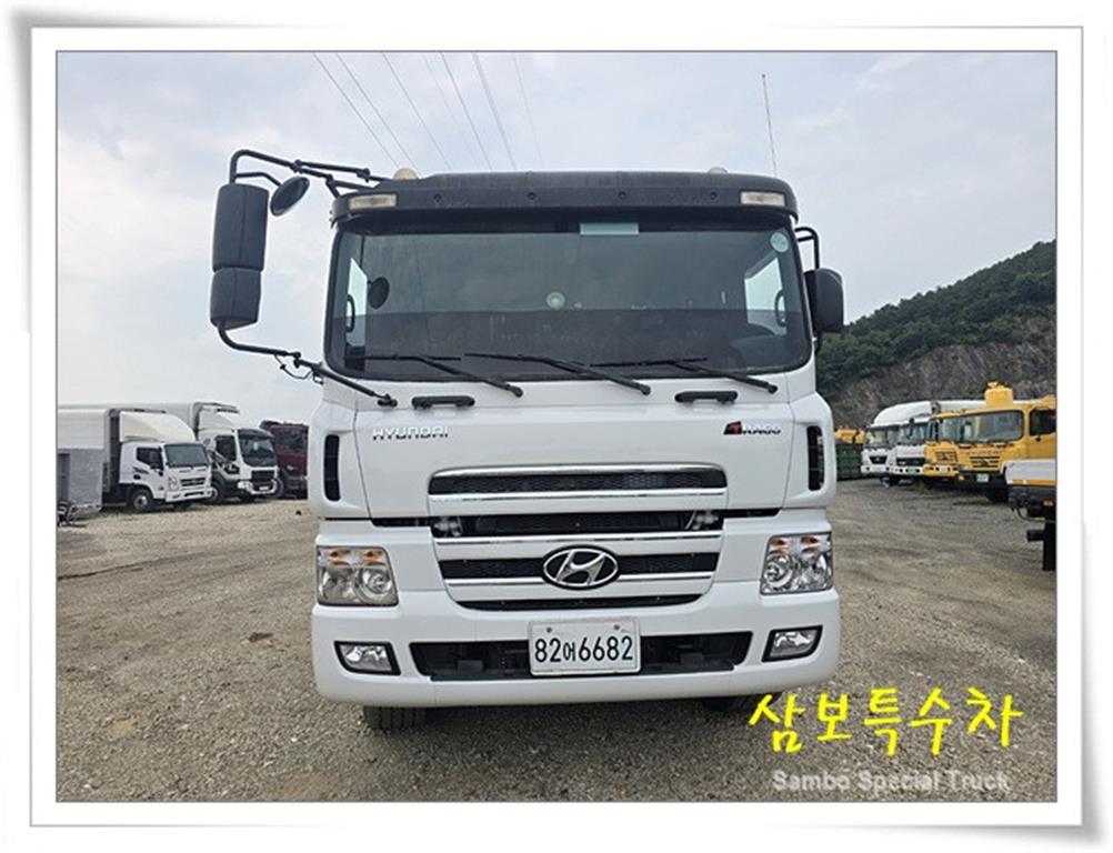 현대 트라고 24톤 1+3축 암롤트럭 2012년식 주행 602,799km 중고 화물차 상세 이미지 3