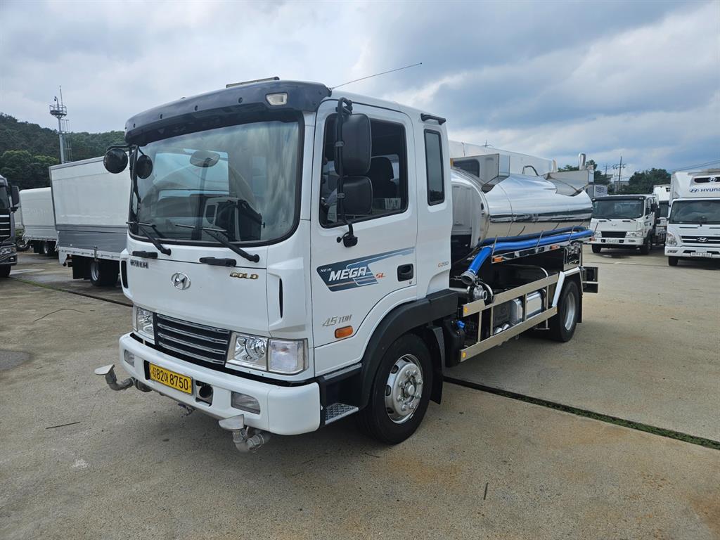 5톤 7,400L 스테인리스 탱크 살수차 2015년형 주행 71,493km 중고 화물차 상세 이미지 3