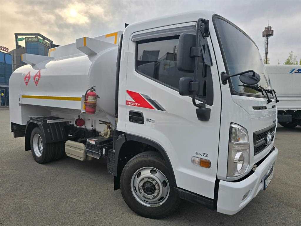 3.5톤 5000리터 알루미늄 탱크로리 2024년식 주행 115,709km 중고 화물차 홈/탱크로리 상세 이미지 3