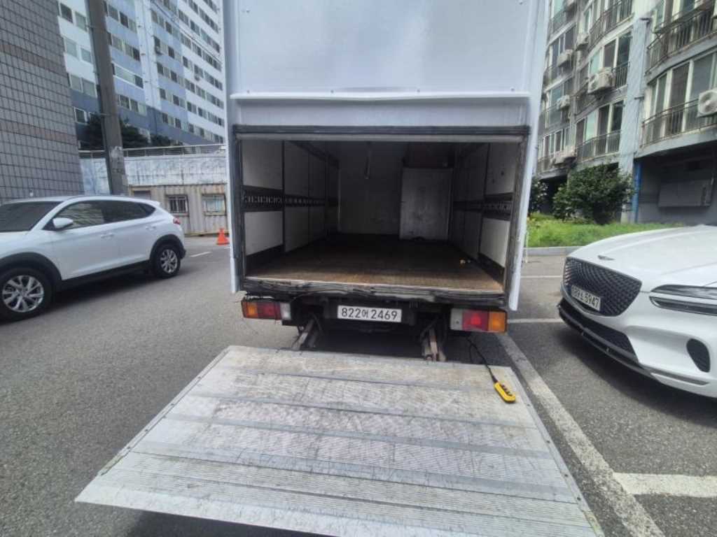 2.5톤 슈퍼캡 저상 알루미늄 리프트 익스탑 2019년식 주행 103,509km 중고 화물차 상세 이미지 13