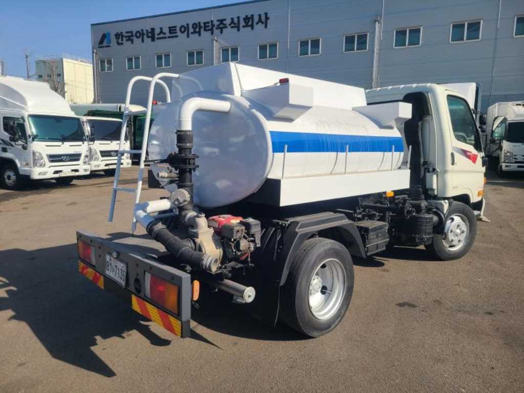 2.5톤 2,500L 구조변경 살수차 2014년형 주행 270,469km 중고 화물차 상세 이미지 5