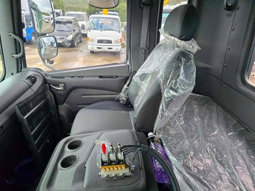 현대 5톤 암롤트럭 2020년식 주행 9,070km 중고 화물차 상세 이미지 13