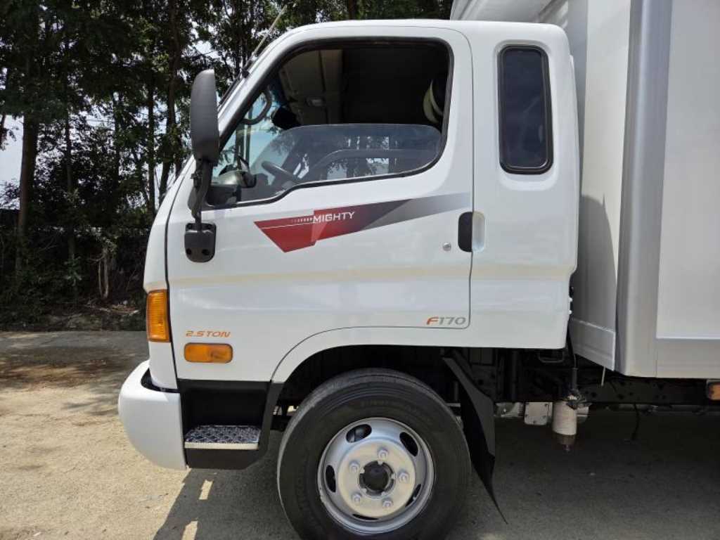 현대 e마이티 2.5톤 투냉 냉동탑 2015년식 중고 화물차 2015-06 주행 577,169km 상세 이미지 4