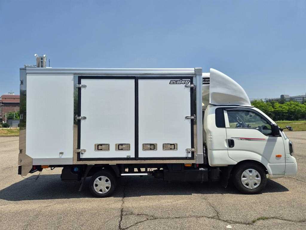 기아 더뉴봉고3 1톤 하이냉동탑 킹캡 초장축 2022년식 주행 240,000km 중고 화물차 상세 이미지 3