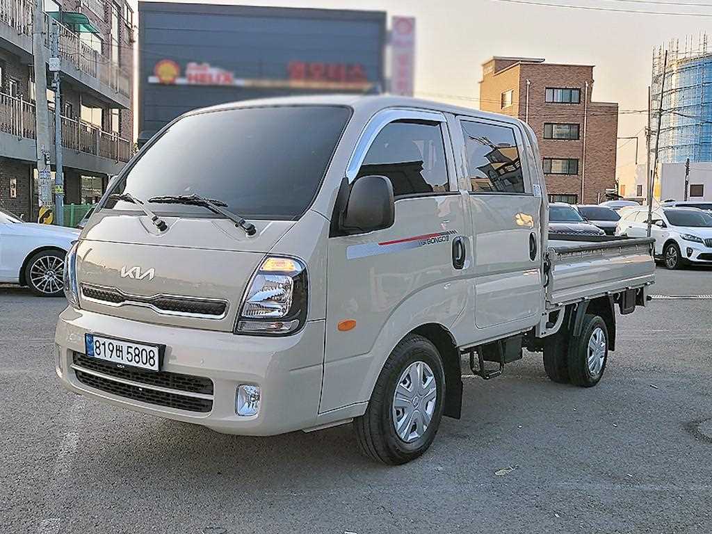 기아 봉고3 LPG2.5터보 1톤 더블캡 카고 2025년형 주행 6,134km 중고 화물차 대표 이미지