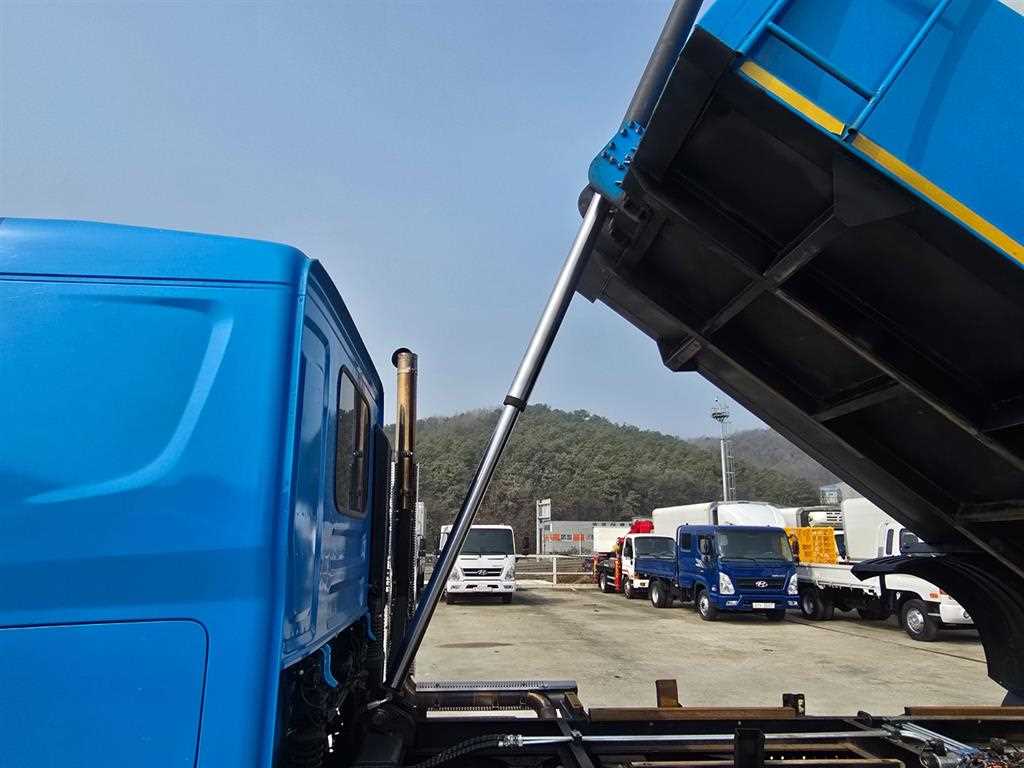 5톤 압착식 진개차 2023년식 주행 104,085km 중고 화물차 상세 이미지 13