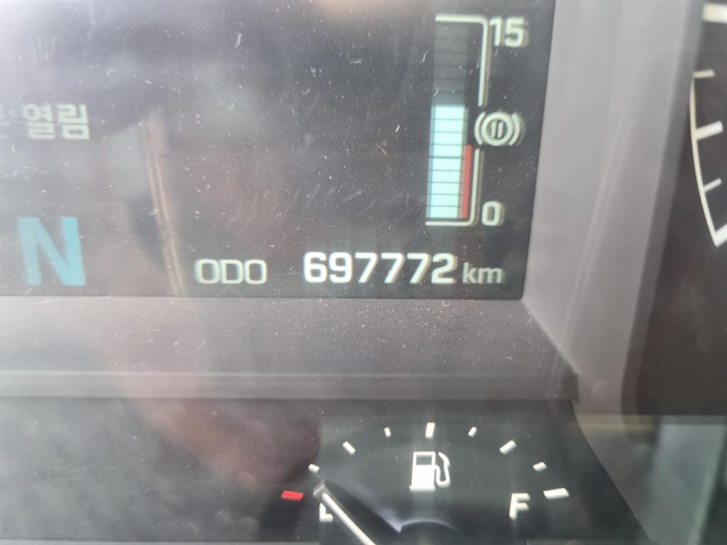 현대 엑시언트 24톤 암롤트럭 2014년식 주행 693,282km 중고 화물차 상세 이미지 14