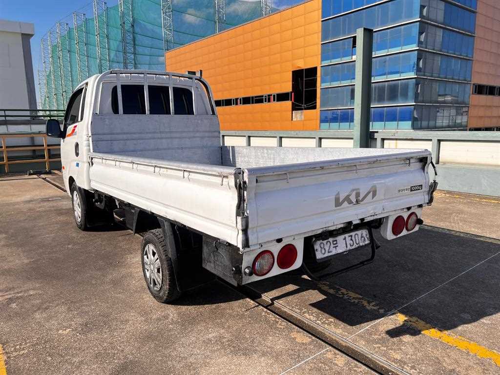 기아 봉고3 1톤 카고 킹캡 초장축 2018년식 주행 238,701km 중고 화물차 상세 이미지 6