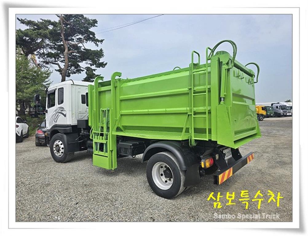 2014년식 주행 737,337km 8톤 음식물처리차량 중고 화물차 음식물차 상세 이미지 6